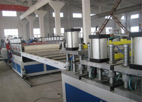 Cadena de producción del tablero de la plantilla del edificio de WPC cadena de producción del panel de la espuma de la corteza del PVC de WPC