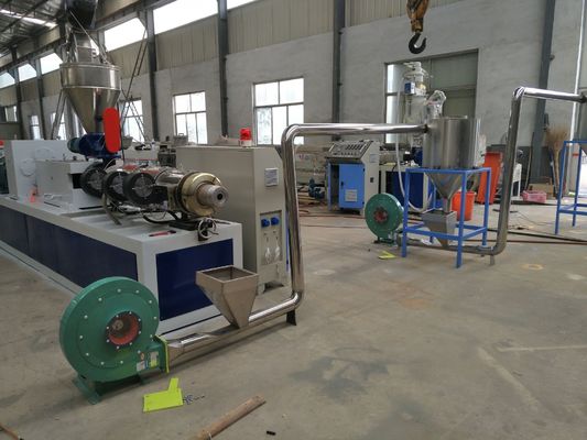 Máquina plástica de los gránulos del corte caliente del PVC, cadena de producción gemela de la granulación del tornillo