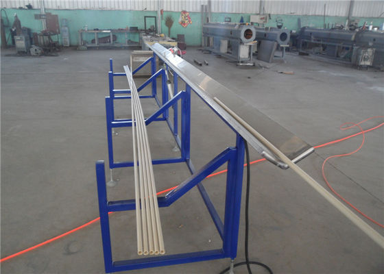 Equipo de la protuberancia del tubo del conducto del PVC UPVC/máquina plásticos de la fabricación, estándar del CE