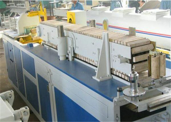 Máquina de la protuberancia del tablero que bordea del PVC, cadena de producción del perfil/extrusor plástico de Profiel