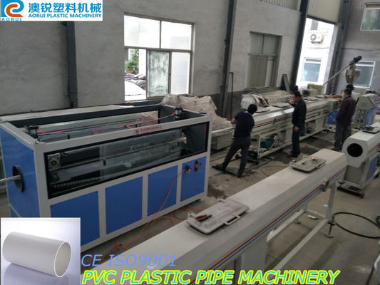 El Pvc instala tubos el tubo plástico de la máquina de la protuberancia que hace la cadena de producción de la protuberancia del tubo de la maquinaria/PVC