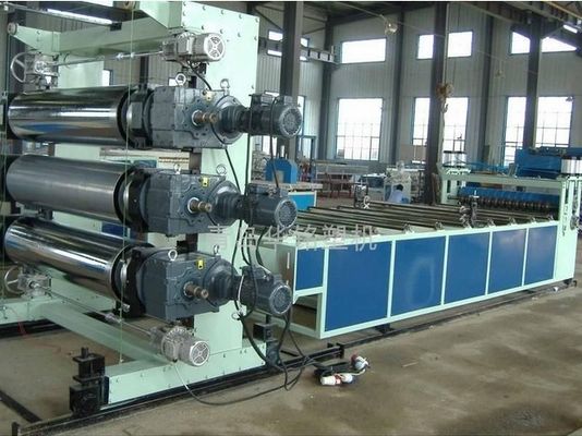 Un buen precio. La hoja plástica del PVC que hace la máquina, acciona la cadena de producción doble del tablero del tornillo en línea