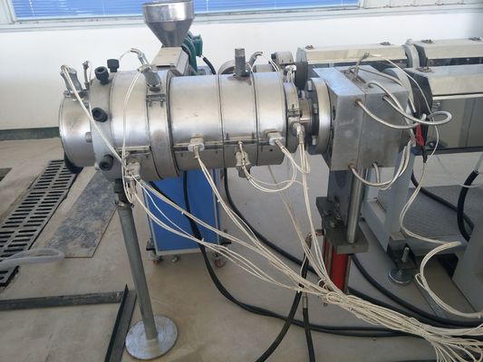 Un buen precio. Cadena de producción plástica del tubo del HDPE PPR del PE con la garantía de 1 año, de poco ruido en línea
