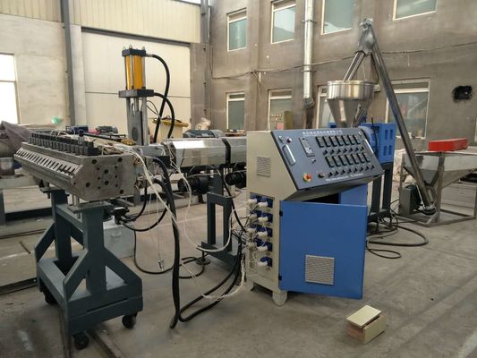 Un buen precio. Cadena de producción de alta velocidad del tablero de WPC para el tablero de la prueba húmeda de la costa en línea