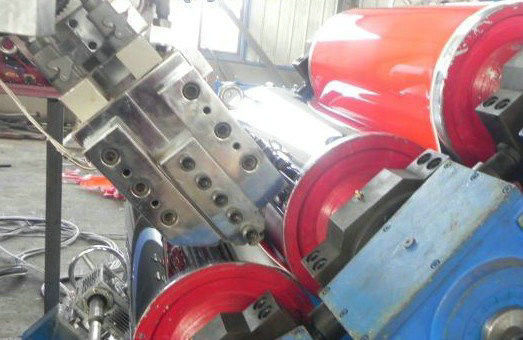 Un buen precio. La máquina automática/PP de la fabricación de cajas del solo tornillo ahueca la línea de la protuberancia de la hoja en línea