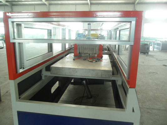 Un buen precio. Línea de extrusión de perfiles de plástico de alta velocidad PE Línea de producción de perfiles de plástico de madera PVC en línea