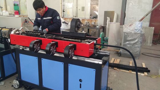 Un buen precio. La pared doble plástica durable de la línea/PE de la protuberancia del tubo acanaló el tubo que hacía la máquina en línea