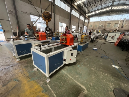 Un buen precio. Línea plástica máquina plástica 400kg/H de la protuberancia del tubo de PPR picosegundo de la protuberancia del tubo en línea