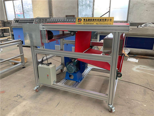 Un buen precio. Rendimiento laboral soplado derretimiento disponible de la máquina de la máscara del certificado del CE alto en línea
