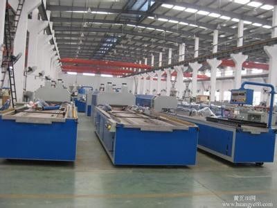 Un buen precio. cadena de producción del tablero de la anchura WPC de 600-1250m m con la máquina que lamina en línea