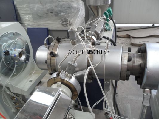Un buen precio. Tubo eléctrico del conducto que hace máquina la máquina del extrusor de solo tornillo en línea