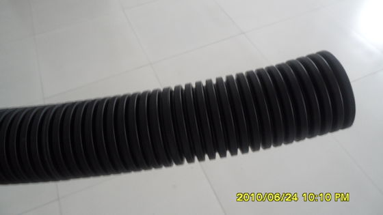 Un buen precio. Maquinaria del extrusor de solo tornillo para el tubo de refuerzo espiral del carbono del PE en línea