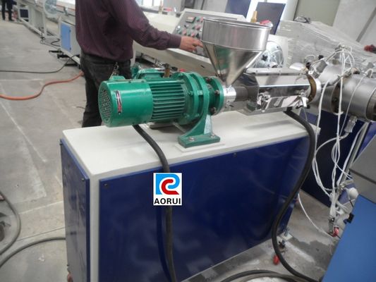 Un buen precio. Tubo doble cónico del conducto del PVC del extrusor de tornillo que hace la máquina, CSA en línea