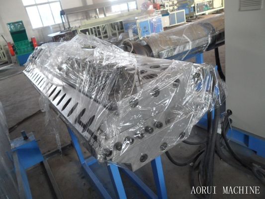 Un buen precio. Tablero de la publicidad WPC que hace máquina la línea doble de la protuberancia del tablero del tornillo WPC en línea