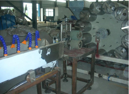 Un buen precio. Línea plástica cadena de producción fabricación de la protuberancia del tubo gemelo del tornillo de la manguera de la fibra del PVC en línea