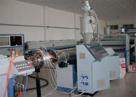 Un buen precio. Cadena de producción IMPERTINENTE plástica del tubo de agua de la máquina PE PP de Extrusing en línea