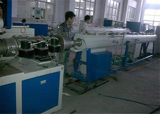 Un buen precio. Tubo acanalado gemelo plástico del PVC PE del extrusor de tornillo del HDPE del LDPE que hace la máquina en línea