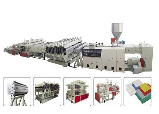 Un buen precio. Tablero de WPC que hace la cadena de producción del tablero de la máquina WPC, máquina plástica de la protuberancia del tablero de WPC/extrusor plástico del tablero en línea