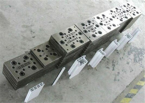 Un buen precio. Perfil/el panel/tablero que hace la máquina gemela del extrusor de tornillo completamente automática en línea