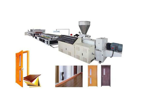 Un buen precio. Cadena de producción plástica del tablero de los muebles profesionales fabricación del tablero de la espuma del PVC WPC en línea