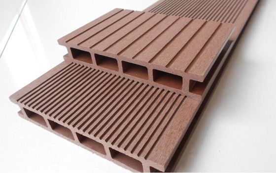 Un buen precio. Plataforma de madera de la máquina de la espuma de poliuretano del tejado del PVC para el anuncio de Buidling en línea