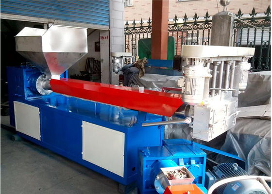 Un buen precio. Gránulos plásticos máquina, máquina plástica reciclada escamas de la producción de los gránulos del ANIMAL DOMÉSTICO del granulador del ANIMAL DOMÉSTICO en línea