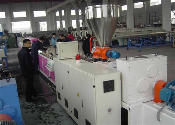 Un buen precio. Máquina de extrusión de plástico de tensión de 380V 50HZ SJSZ65X132 con diámetro de tornillo en línea