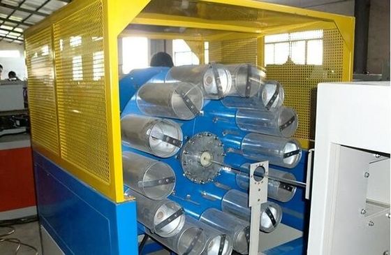 Un buen precio. La línea plástica de la protuberancia del tornillo doble, fibra reforzó la máquina suave del extrusor del tubo del PVC en línea