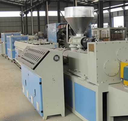 Un buen precio. Tubo plástico del PVC que hace máquina el sistema de extrusor doble de tornillo garantía de 1 año en línea