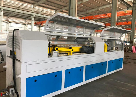 Un buen precio. Línea de la protuberancia del perfil del PVC WPC, cadena de producción plástica del perfil completamente automática en línea