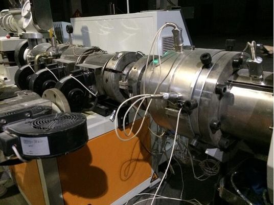 Un buen precio. Línea plástica máquina de la protuberancia de dos tornillos del extrusor del tubo del PVC para el drenaje en línea