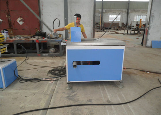 Un buen precio. Línea plástica compuesta de madera de la protuberancia del perfil de WPC, máquina de la protuberancia del perfil del PVC del tablero de la puerta en línea
