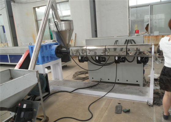 Un buen precio. Cadena de producción del perfil del PVC PP PE para la fabricación compuesta plástica de madera del perfil en línea