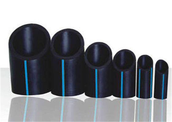 Un buen precio. 20 - cadena de producción del tubo de 63m m PE con la fabricación del tubo de gas de agua del extrusor de solo tornillo en línea