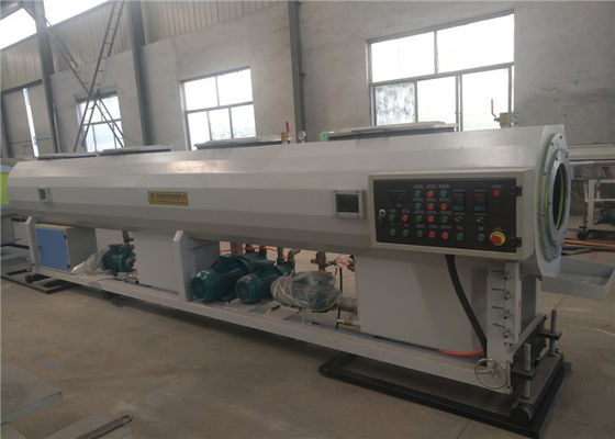 Un buen precio. Línea de producción de tuberías de PVC de 16-630 mm para uso en condiciones de fase 220-380V/3 en línea