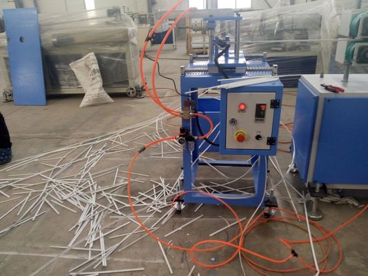 Un buen precio. El plástico del PVC WPC hizo espuma línea de la protuberancia del perfil, máquina de extrudado plástica del perfil en línea