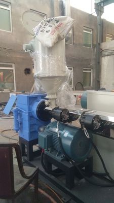 Un buen precio. Una línea plástica de la protuberancia del tornillo, cadena de producción plástica del tubo para la fabricación del tubo de Sprial del carbono del PE en línea