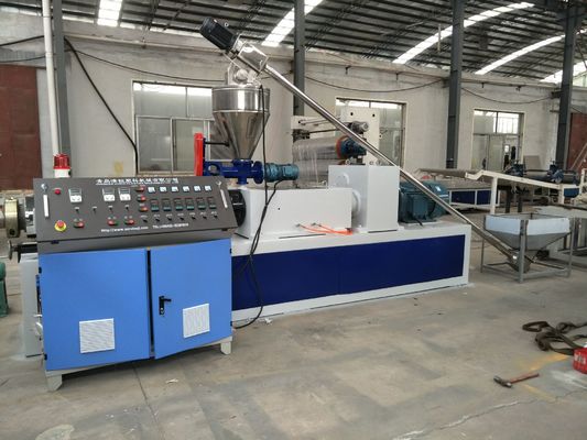 Un buen precio. Gránulo plástico del PVC de la etapa doble que hace la máquina con garantía de 1 año en línea