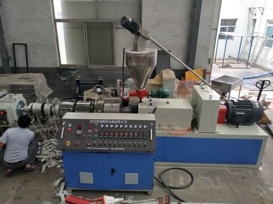 Un buen precio. Línea eléctrica máquina de fabricación de la protuberancia del tubo del conducto del PVC del tubo de 16m m en línea