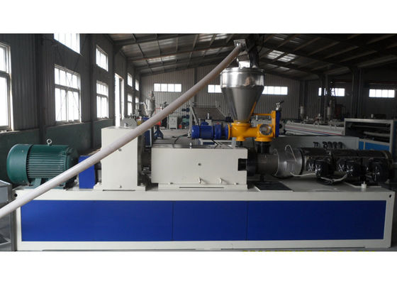 Un buen precio. Línea máquina de fabricación plástica de la protuberancia del perfil de la ventana del PVC de SJSZ 65X132 del tornillo gemelo en línea