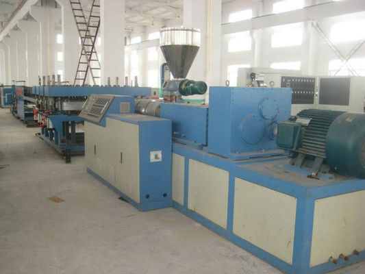Un buen precio. Máquina antisonora/no tóxica 350kg/H del tablero de la espuma del PVC de WPC Celuka en línea