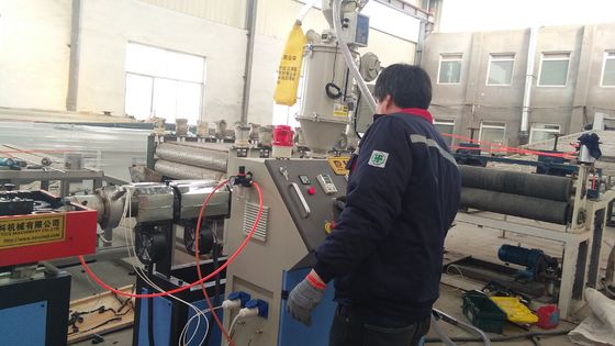 Línea de producción de tuberías onduladas de PE de pared única PVC PE máquina de fabricación de tuberías de conducto de alambre eléctrico