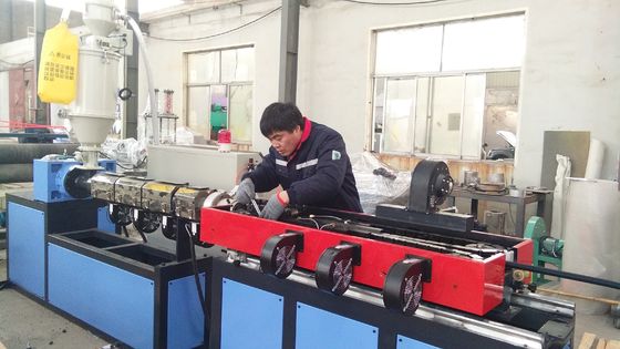 Un buen precio. Línea acanalada de un sólo recinto resistente de alta temperatura de la protuberancia del tubo del conducto de los PP PE en línea
