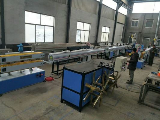 Un buen precio. Línea de producción de tuberías de PP/PE/PVC de alta productividad en línea