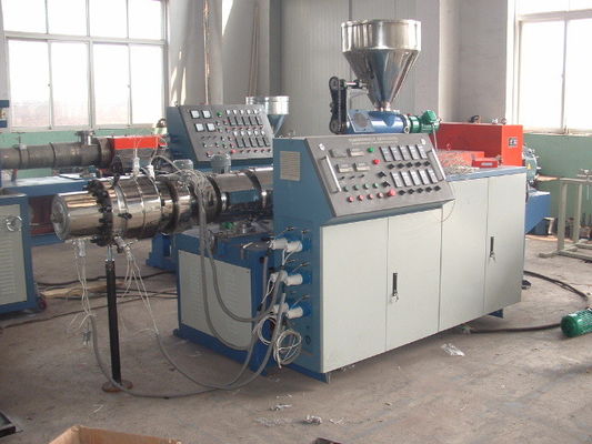 Un buen precio. Extrusor de tornillo gemelo del paralelo del tubo del tablero del PVC del CE 80kg/h en línea