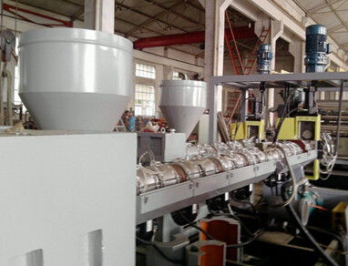 Un buen precio. Cadena de producción de alto impacto del tablero de la espuma de los PP PE de la resistencia 3-30m m 700kg/H en línea