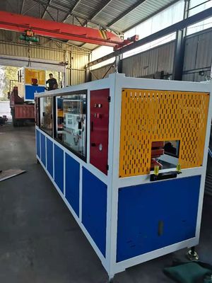 Un buen precio. Línea plástica doble control de la protuberancia del perfil del PVC WPC del tornillo del PLC en línea