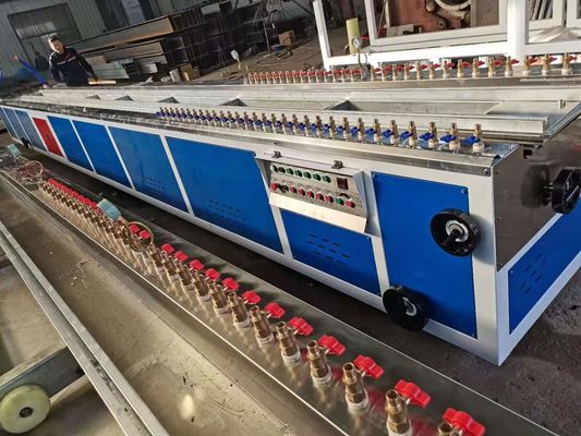 Un buen precio. Cadena de producción plástica hueco/sólida del perfil tornillo del gemelo para el canapé/el sofá en línea