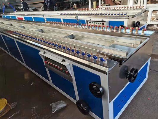 Un buen precio. Línea CE de la protuberancia del perfil de la ventana del enlace del cable de la máquina de la fabricación del perfil del PVC en línea