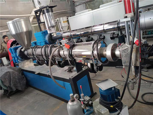 Un buen precio. el PVC del tornillo WPC de 90m m hace espuma aislamiento sano de la máquina del tablero en línea
